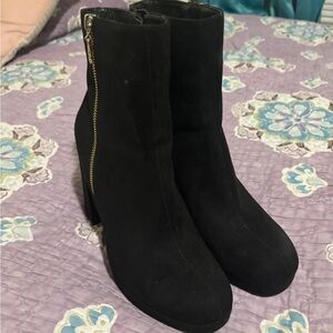 Guess Black Heeled Boots with Gold Zipper